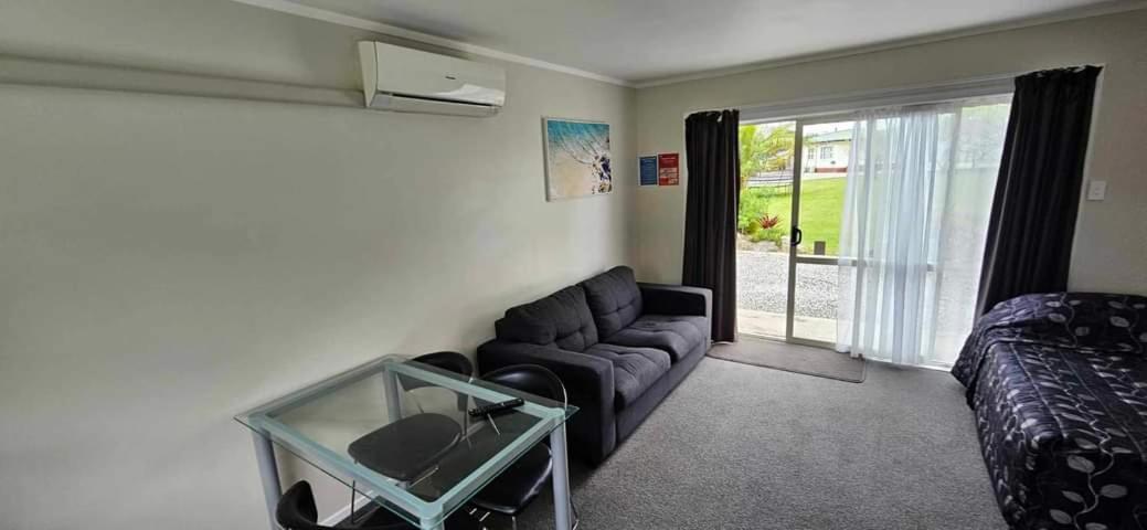 Sunnydays Motel Гисборн Экстерьер фото