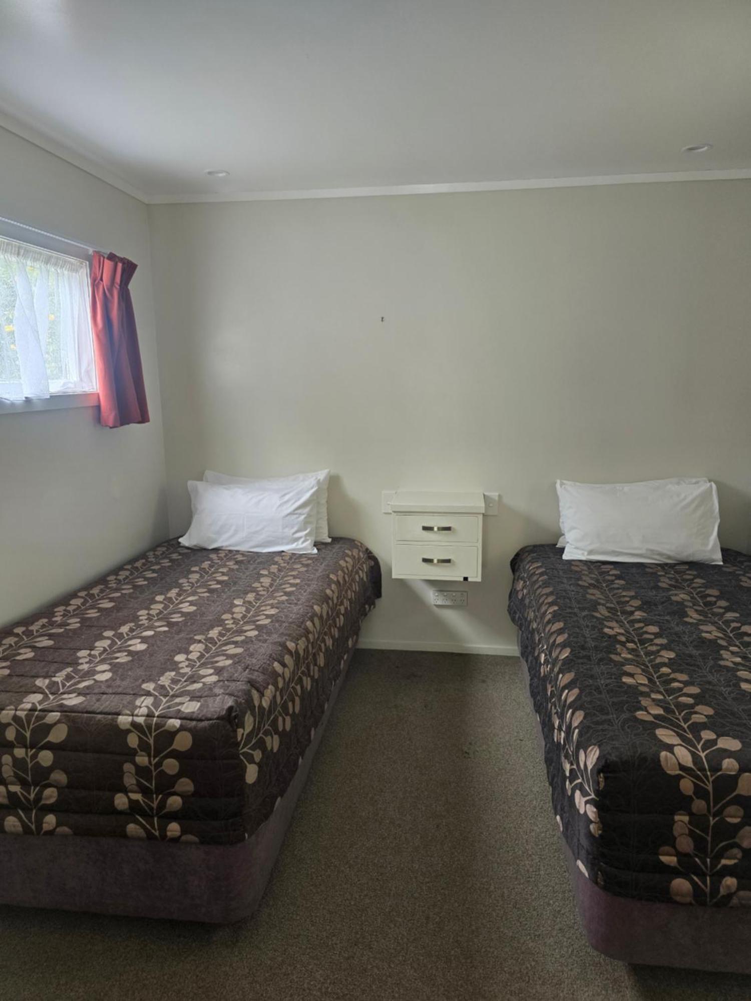 Sunnydays Motel Гисборн Экстерьер фото
